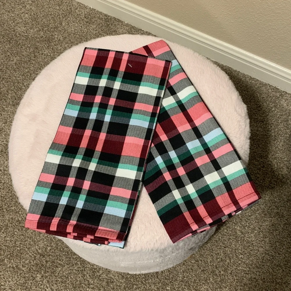 LMT: Vera Bradley 5 Piece Plaid Print Runner, Pot Holder, 2 Dish Towels Set
